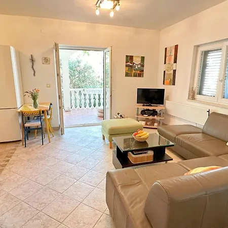 Apartman Wind Near Prosika Beach