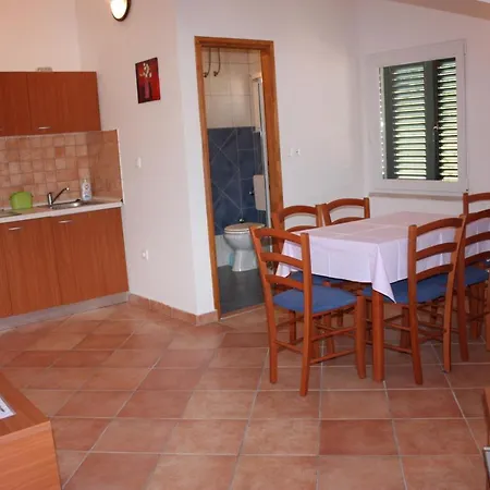 Apartman Wind Near Prosika Beach