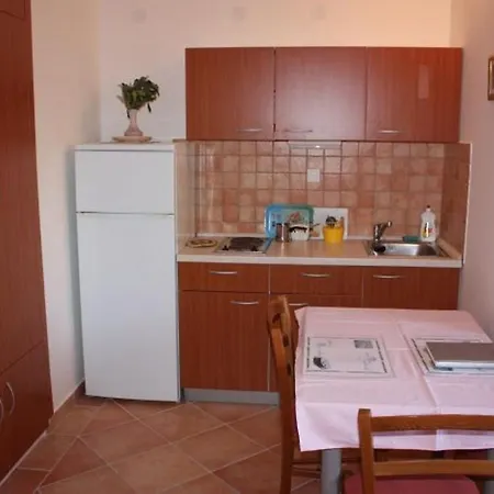 Apartman Wind Near Prosika Beach