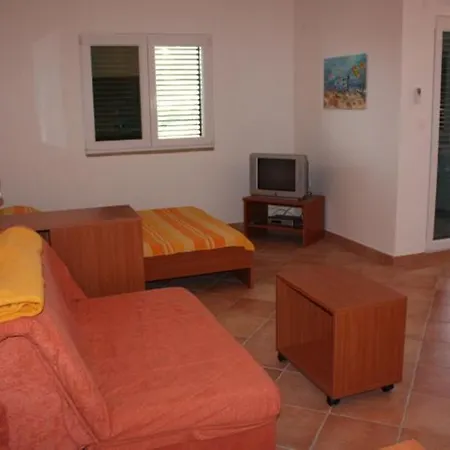 Apartman Wind Near Prosika Beach