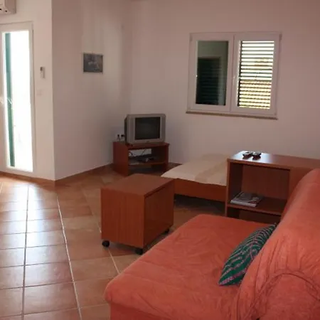 Apartman Wind Near Prosika Beach