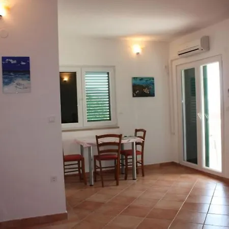Wind Near Prosika Beach Апартаменты