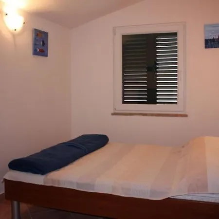 Apartman Wind Near Prosika Beach *